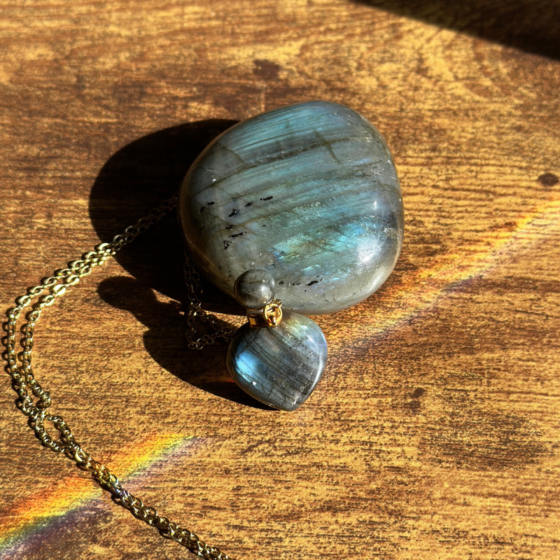 Charme labradorite | Sorcière Moderne