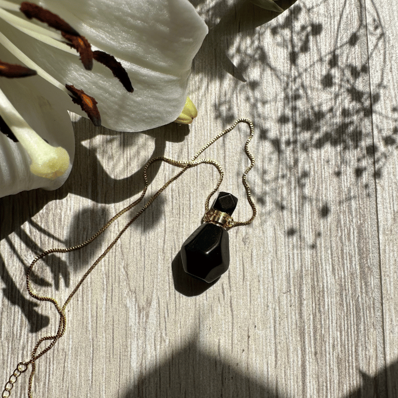 Charme onyx | Sorcière Moderne